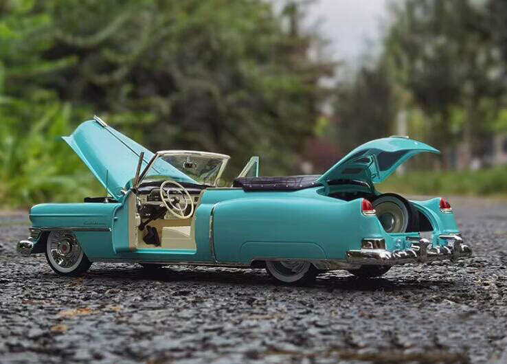キャディラック 1/18 Series 61 Convertible 1950
