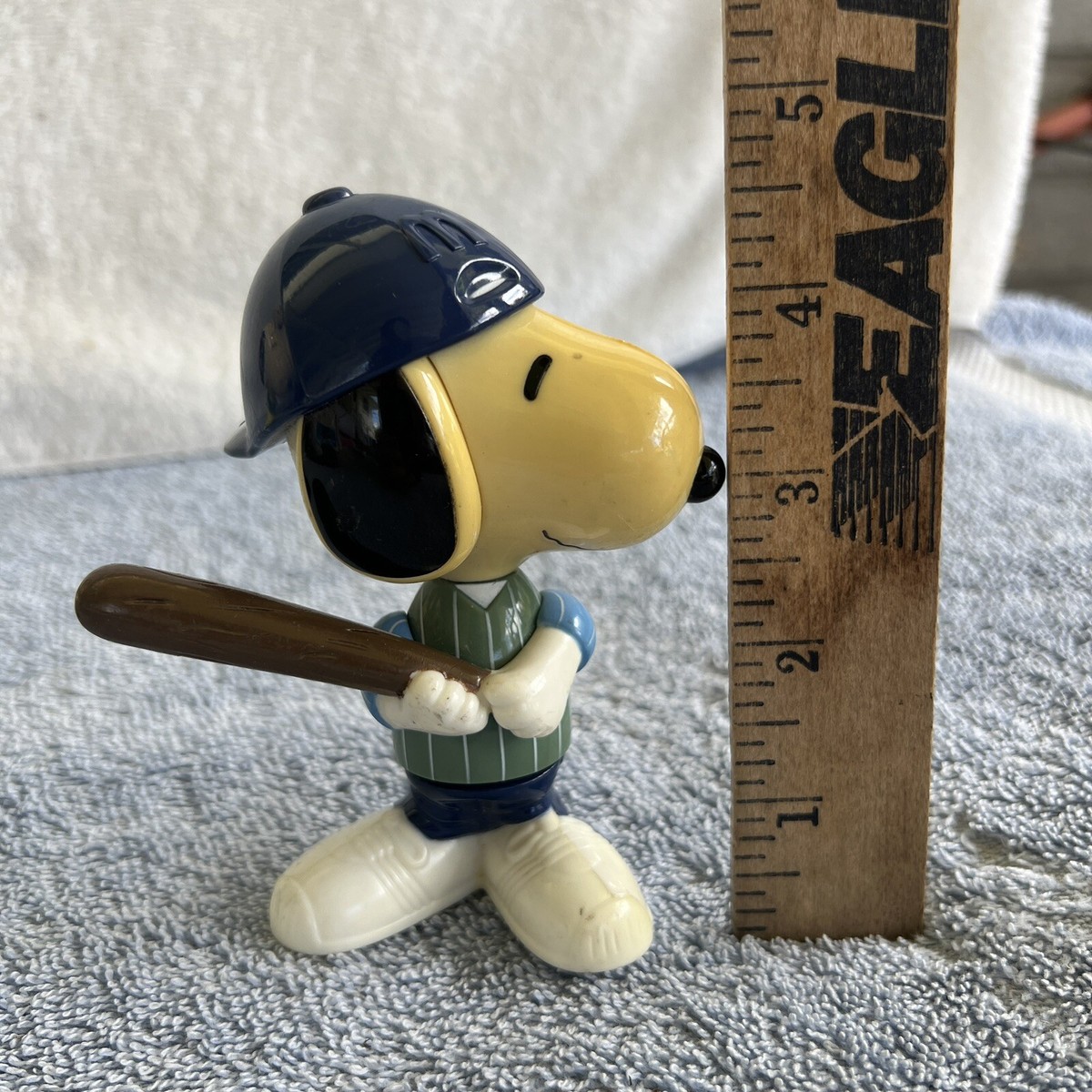 【新品•未使用】2002 Snoopy Soccer 限定版 スヌーピー Vintage 2002 McDonalds Snoopy Japan Peanuts 2 Figures Sporty