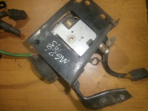 ga2g437a0 ABS Pumpe Steuergerat Hydraulikblock  Mazda 626 DE17040-81