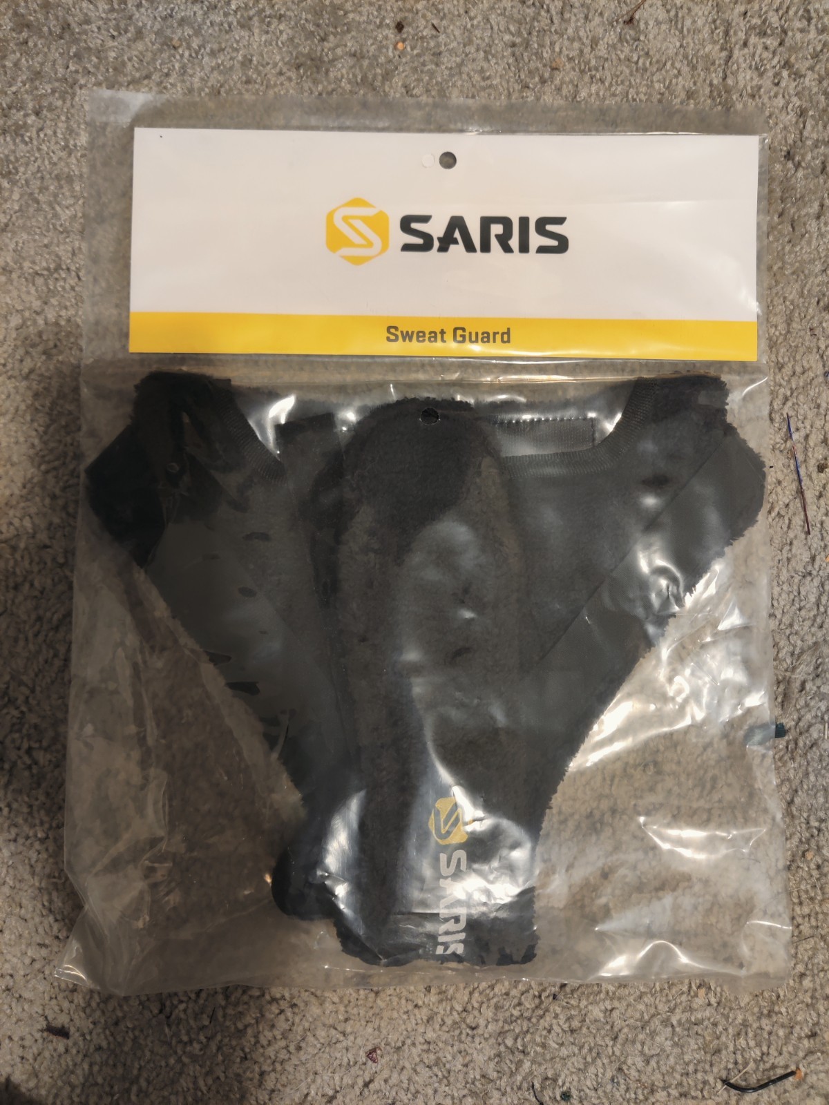 New SARIS Sweat Guard 9704T w/ Cell Phone Holder & Headphone Port Bicycle Bike