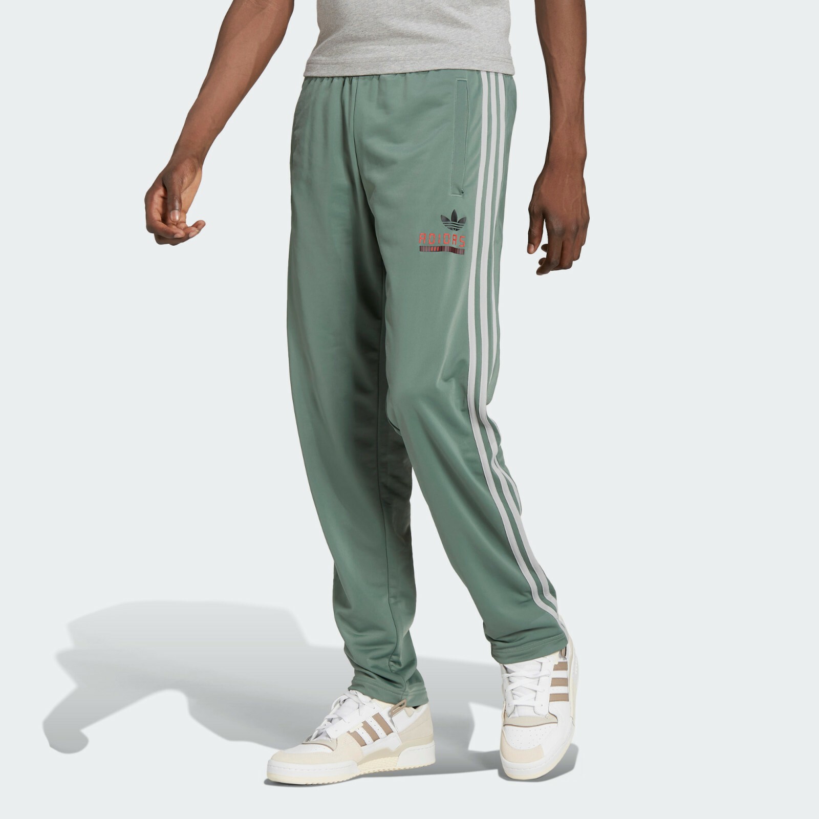 Мужские спортивные штаны Adidas Originals Boba Fett Firebird зеленые 26790₽