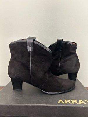 Array Riley Black Suede Western Ankle Booties Size 9W Heeled Boot Pull Tab