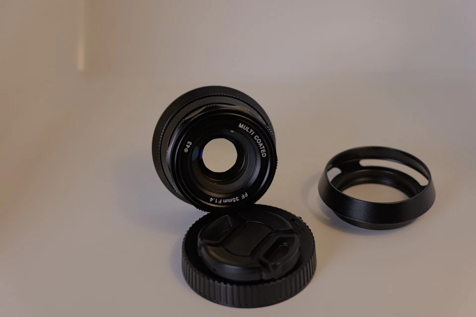 Lente de enfoque manual de montura Nikon Z de fotograma completo PERGEAR 35 mm F1,4 Foto 2 de 4