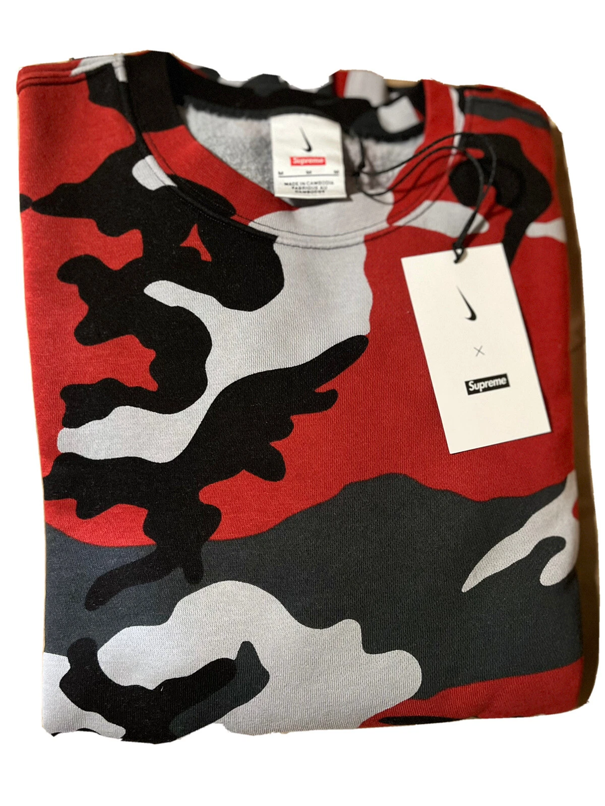 Col rond Supreme/Nike Arc camouflage rouge moyen