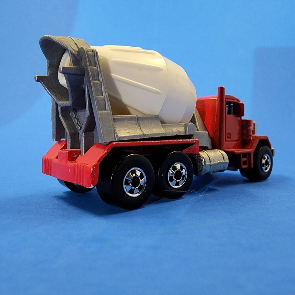 Camión de hormigón Hotwheels Peterbilt 1979 Foto 4 de 4