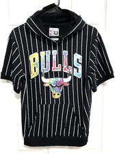 CHICAGO BULLS Men Black Short Sleeve Pullover Sweatshirt Pinstripe Hoodie M Unk