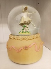 Palla Di Neve Con Carillion a Tema Danza