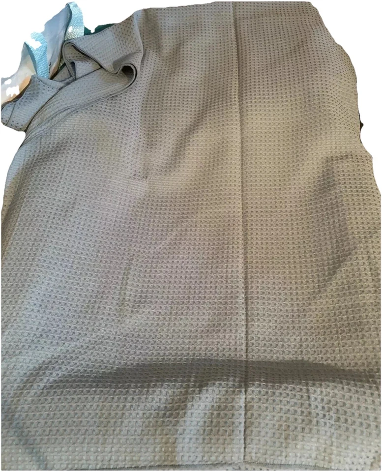 Damask Tablecloth 52 X 85" & 6 Matching Napkins 16 X 16 Smoked Blue Vtg. - Image 2 of 4