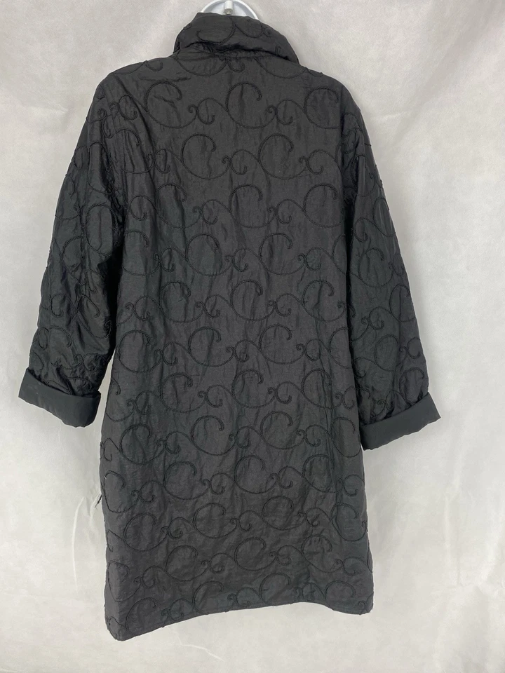 Chaqueta reversible con capucha negra para mujer Mycra Pac Life M/L bordada remolinos Foto 2 de 4