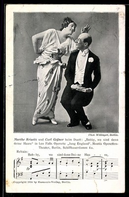 Postcard scene from the operetta Jung England, singers in duet: Bobby, where aren denn  