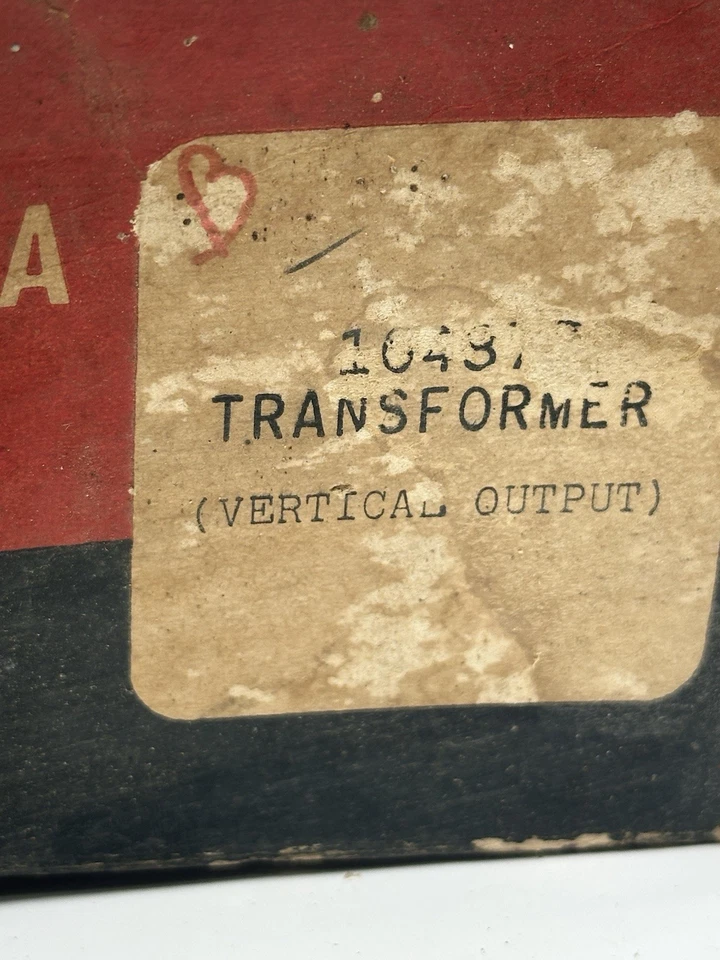 Transformador de oscilación vertical NOS RCA 104877 para TV de tubo vintage Foto 2 de 4