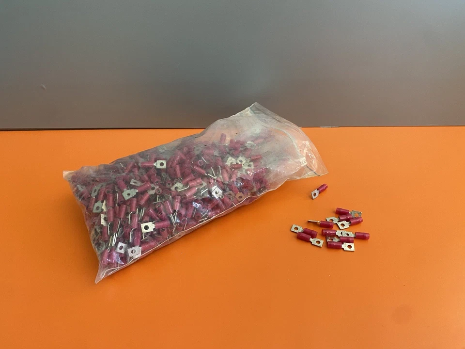 Terminal de lengua rectangular T&B con aislamiento de nailon 22-18 AWG MS17143-10 cantidad 895 Foto 2 de 4