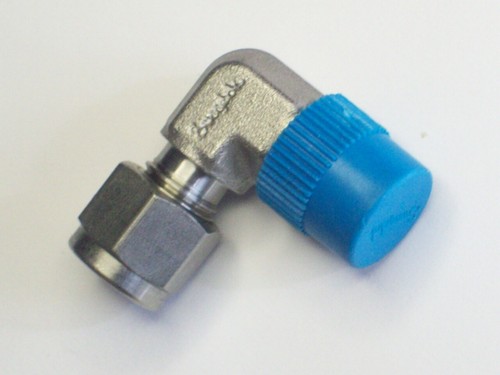 1- Swagelok Stainless Steel Elbow, 1/4" OD Tube x 1/4" Male NPT, SS-400-2-4 - Picture 2 of 3