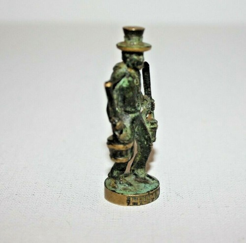 Porta agua latón 58g bronce macizo figura abejorro MORS verde antiguo vintage  - Imagen 4 de 6