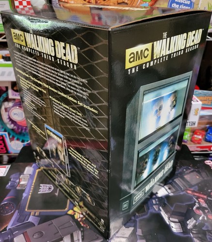 Limited Edition The Walking Dead Complete Third Season 5 Blu-Ray Disk Set - Picture 4 of 6