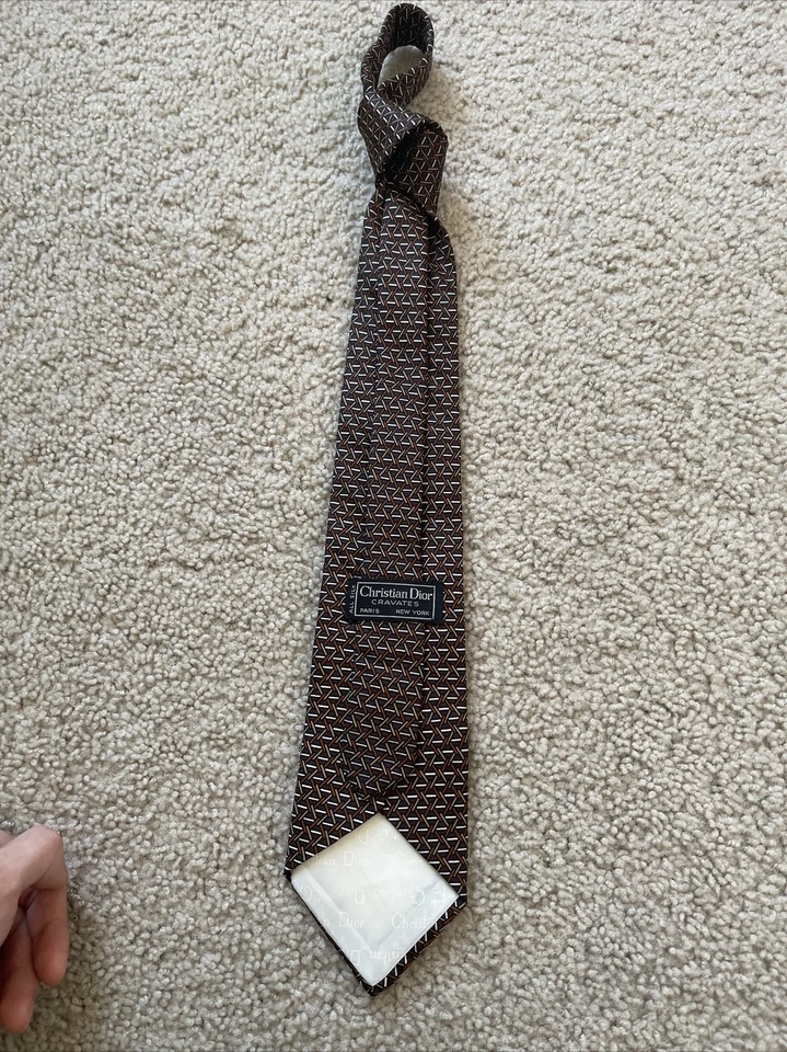 Gravata de pescoço vintage masculina marrom e vermelha Christian Dior Monsieur - Imagem 2 de 4