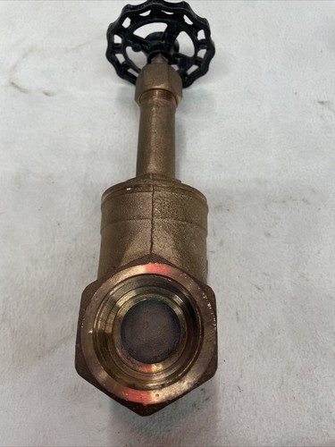 Hammond Fig. 690 Bronze Gate Valve 1-1/2” Threaded 200 W.O.G/125 W.S.P - Picture 5 of 9