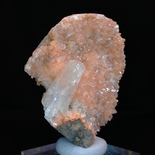 Stilbite & Heulandite Zeolite crystal cluster on basalt matrix specimen 640ct - Picture 4 of 9