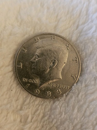 2 PIECE KENNEDY ERROR LOT. 1981 P PARTIAL TILTED COLLAR &. 1983 No FG - Picture 10 of 11