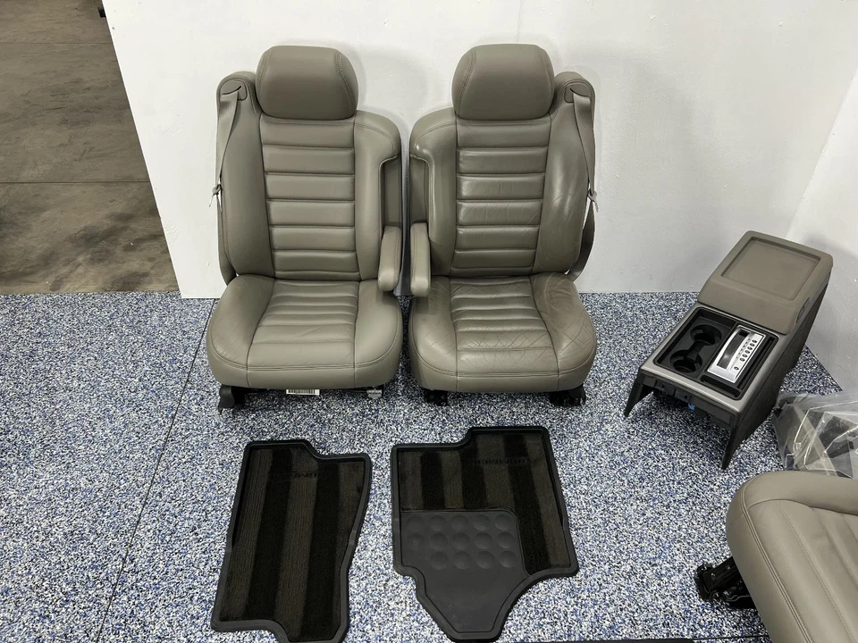 2004 Hummer H2 First Second Third Row Leather seats Console Trim Panels Foto 3 de 4