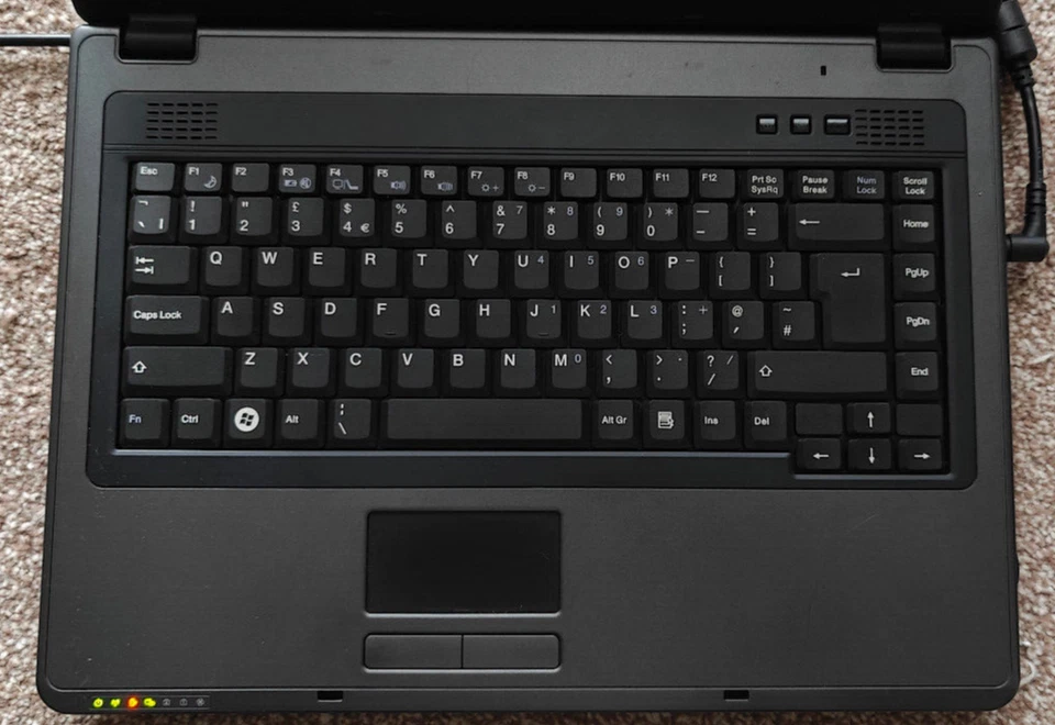 Advent K4000 2GHz 15.4'' Laptop Linux Office Wifi 120GB SSD Case Cheap - Image 2 of 4