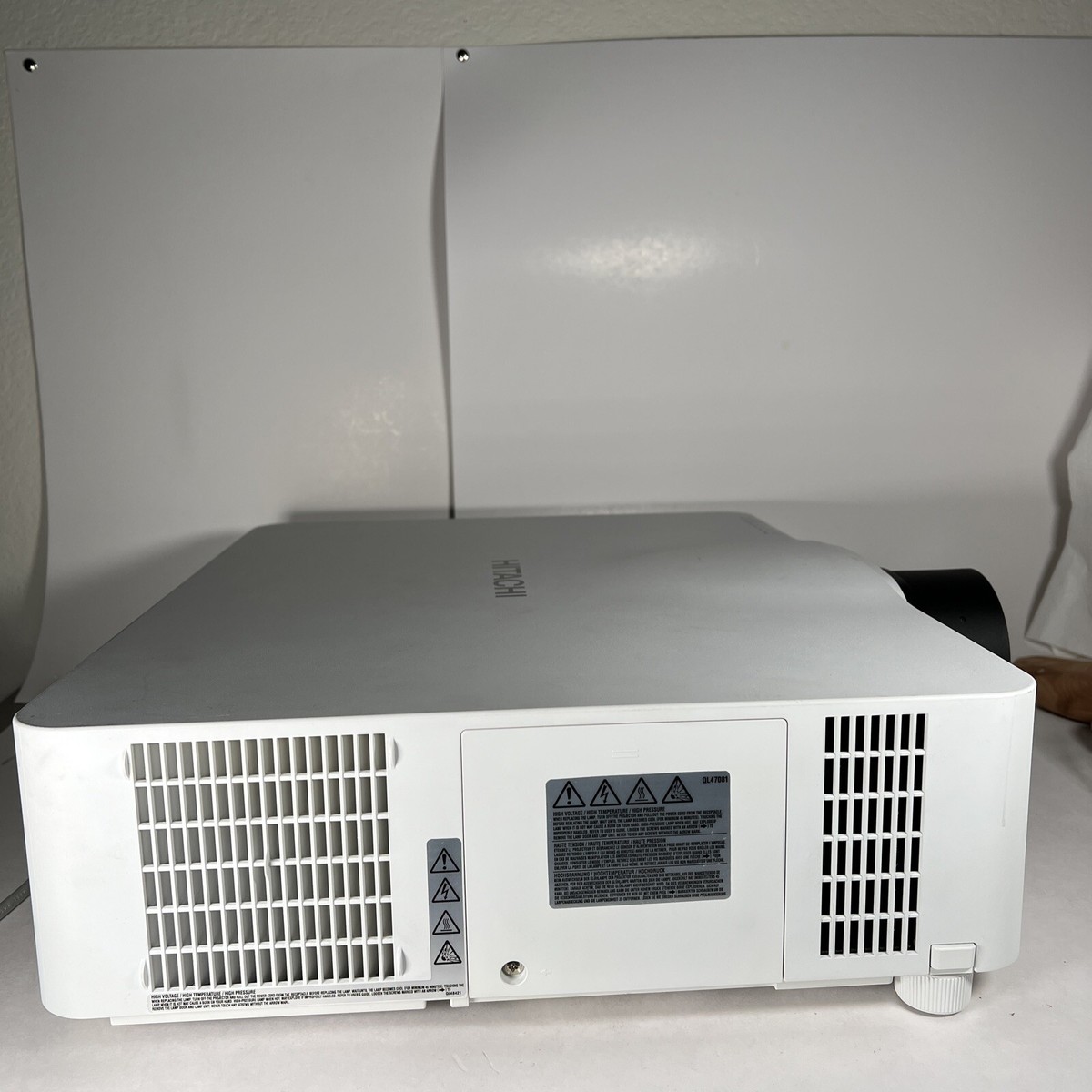 Hitachi CP- WX8255A LCD Projector Incredible Picture HDMI | eBay