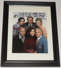 ED ASNER AUTOGRAPHED 8X10 COLOR PHOTO (FRAMED & MATTED) - MARY TYLER MOORE SHOW!