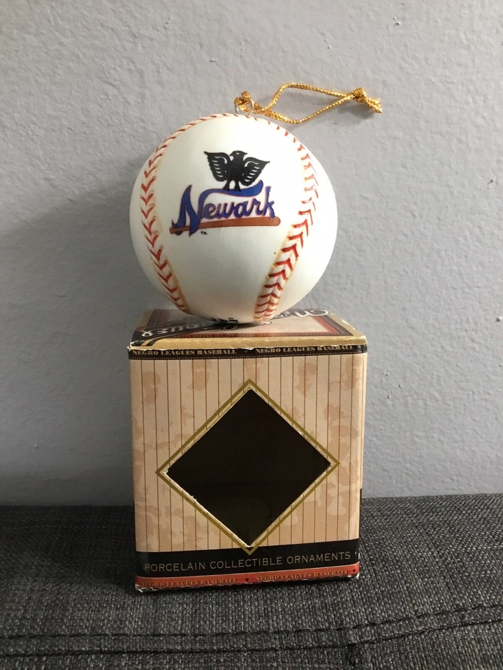 The Negro Leagues Newark Eagles Nueva Jersey porcelana adorno de Navidad Foto 2 de 4