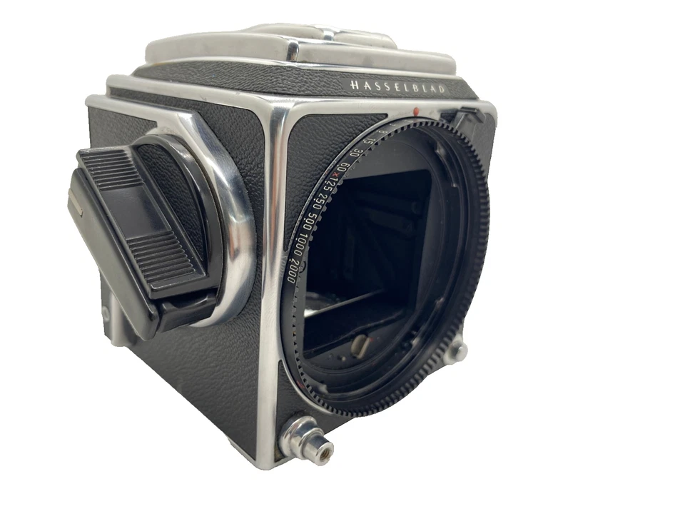 [NEAR MINT] Hasselblad 2000 FC/M Chrome 6X6 Film Camera Body + WaistLevel Finder - image 2 of 4