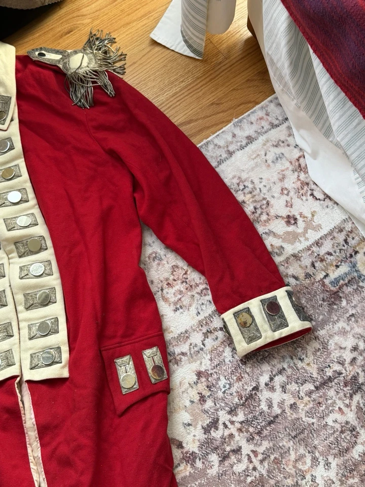Men's 1775-1799 American Revolution British Officer War Red Jacket - Image 3 of 4