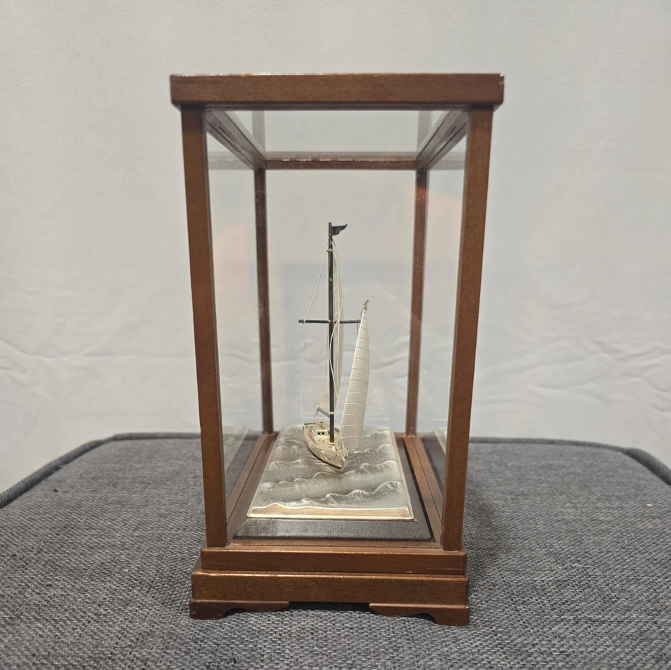 Y6111 OKIMONO Figura de yate de plata estuche de vidrio firmado Japón interior antiguo Foto 2 de 4