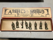 W. Britain glossy #1828 Infantry of the Line at attention set