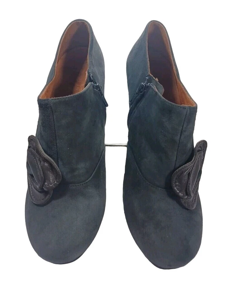 ZAPATOS CHIE MIHARA BOTINES CAROSA GRIS GAMUZA PLATAFORMA OCULTA BOTINES $448 8 Foto 4 de 4