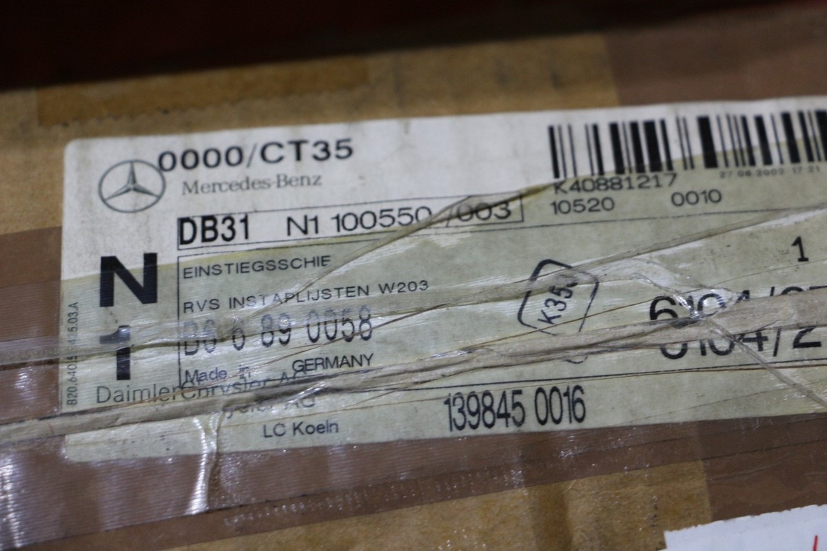 ORIGINAL Mercedes C-Klasse W203 - Satz Einstiegsleisten Chrom  