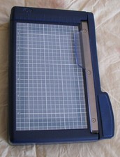 CREATIVE MEMORIES PERSONAL TRIMMER PAPER AND PHOTO 7" WITH DRAW