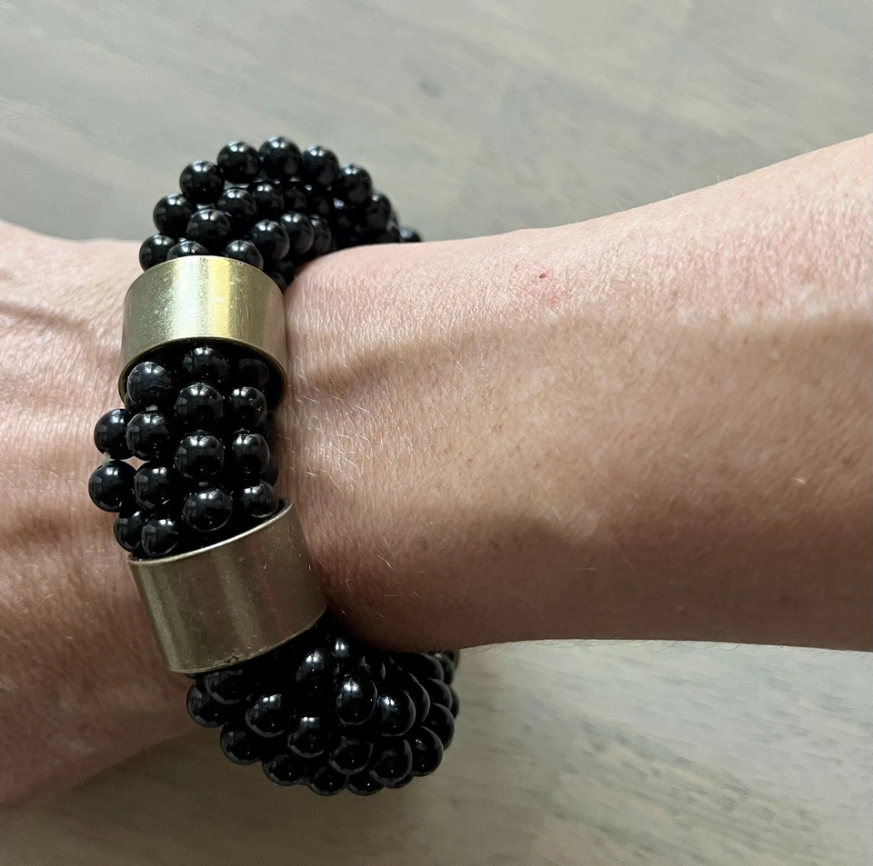 Pulsera elástica con cuentas WHBM White House Black Market negra talla única para la mayoría Foto 2 de 4