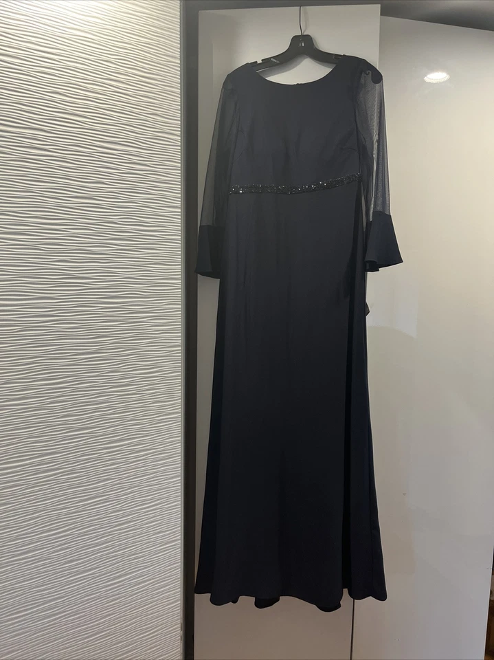 Evening Dress - Size 12, Cachet - Image 4 of 4