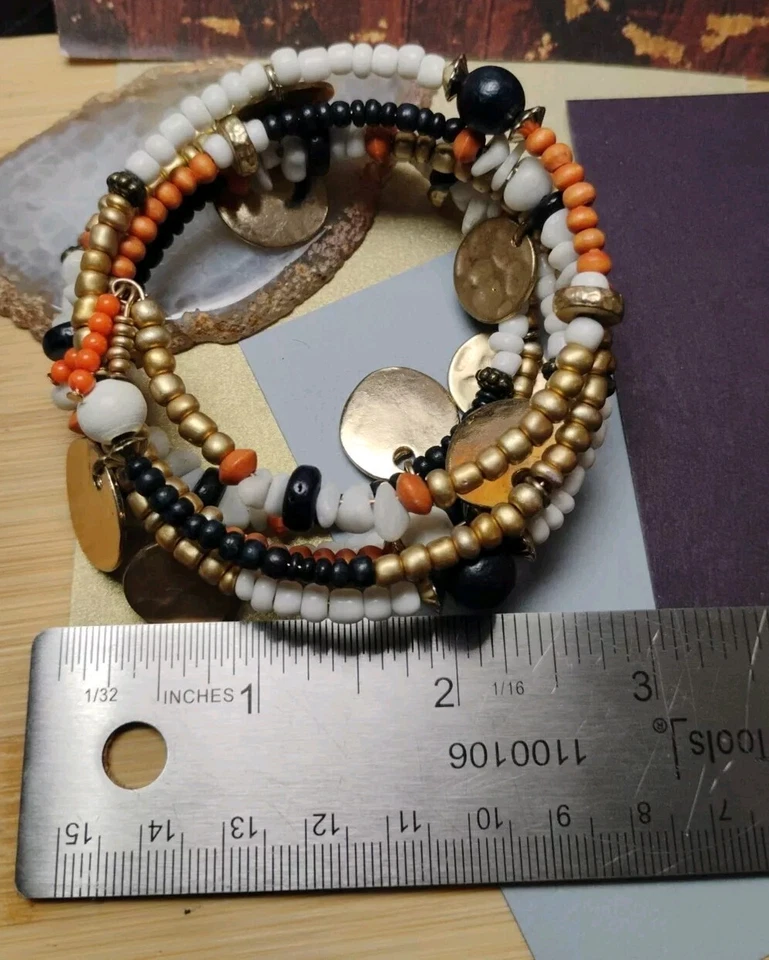 Halloween BOHO! Pulsera de alambre de memoria de madera de piedra estilo pila con dijes de disco dorado Foto 3 de 4