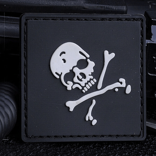 BLACK DEATH SKULL PIRATE FLAG Patches 3D PVC HOOK LOOP PATCH BADGE - Picture 5 of 6