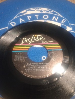 Kool & The Gang Hollywood Swinging / Dujii 45 RPM De-Lite Records DEP 561 1974