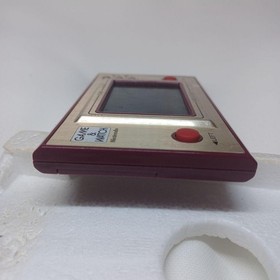 Nintendo GAME & WATCH Chef console, with box and instruction manual.