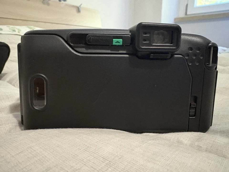 Olympus AZ 220 Wide Zoom 35 mm film camera - TESTED AND WORKING - - Immagine 2 di 4