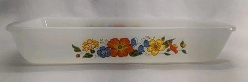 New ListingVintage Glasbake Floral Milk Glass Baking Dish 12” w Handles USA