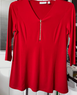 NWOT S SUSAN GRAVER  RED TOP  ZIP FRONT POLY SPANDEX V NECK  #LV1.5