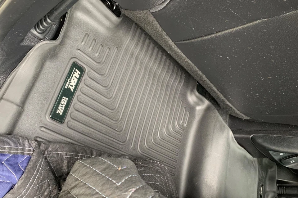 Forro de piso trasero Husky Liner X-Act mate para camioneta Ford Ranger 2019-2023 doble cabina Foto 2 de 4