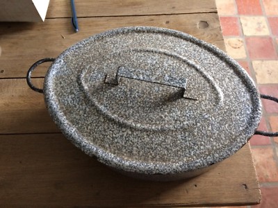 Cocotte ancienne émaillée - France