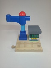 Thomas  Friends Wooden Sodor Cargo Drop Magnetic Crane 2003 Gullane Vintage