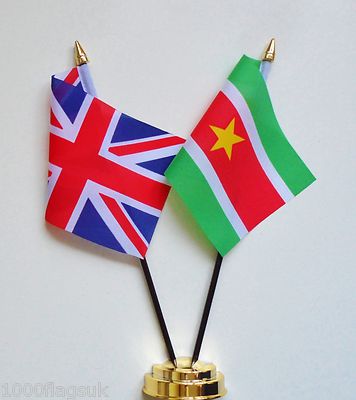 Vereinigtes Königreich UK & Suriname Doppelte Freundschaft Tisch Flagge Set