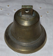 Stary mosiężny dzwonek nr 10 z zawieszaną oezą 8 cm