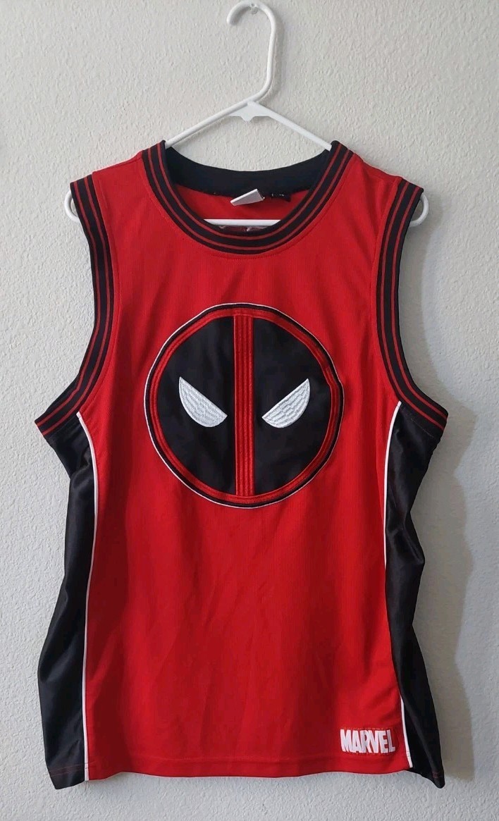 Mad Engine Marvel Deadpool Collector Basketball J… - image 3